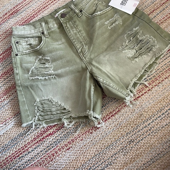 NWT BDG “dropped waist destroy short” - Picture 2 of 7